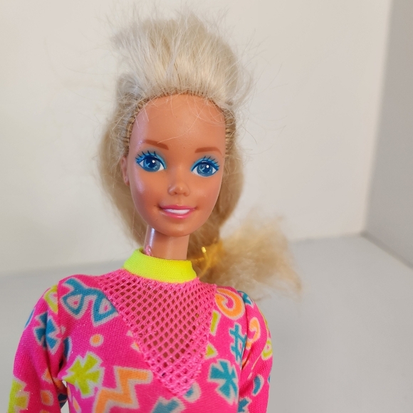 Vintage 1990s Blonde Barbie Doll Wearing Workin Out Outfit Clothes 90s - Picture 2 of 7
